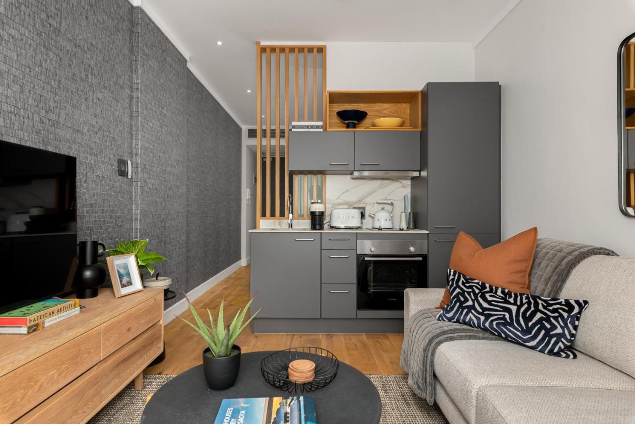 The Barracks Luxury Apartment *